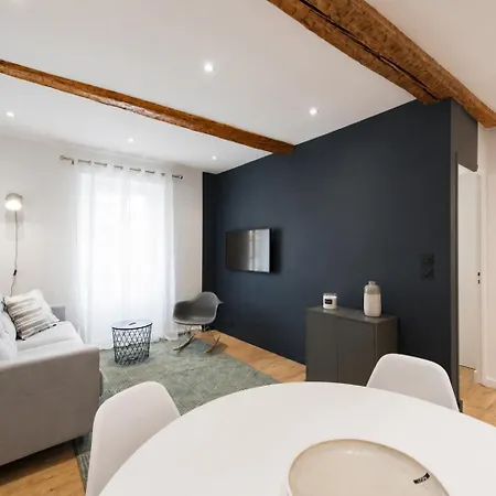 Appartement 1 Neuf Sur Le Port A Cote De La *